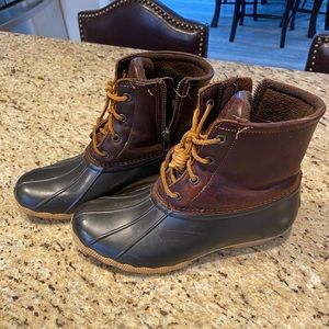 Sperry duck boots, size 8.